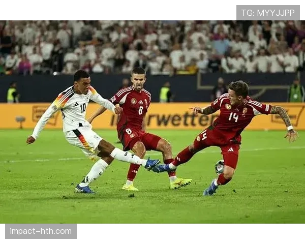 穆西亚拉持续进化,以卓越表现诠释现代足球艺术 穆西亚拉持续进化,以卓越表现诠释现代足球艺术